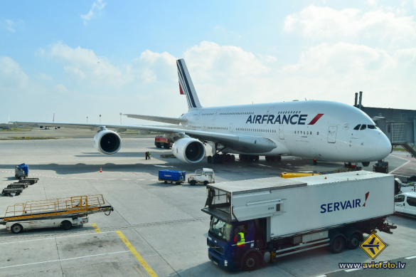 Airbus A380-861